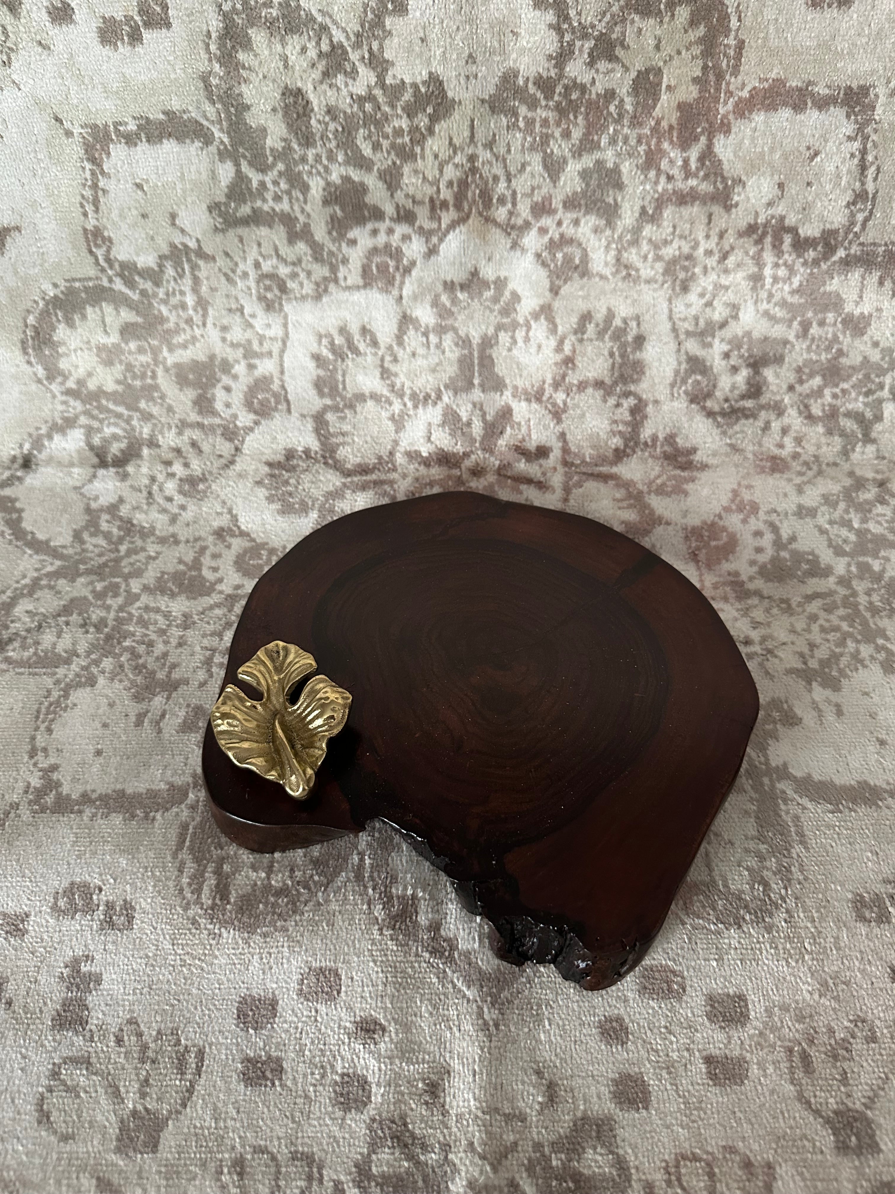 Pan leaf platter 308