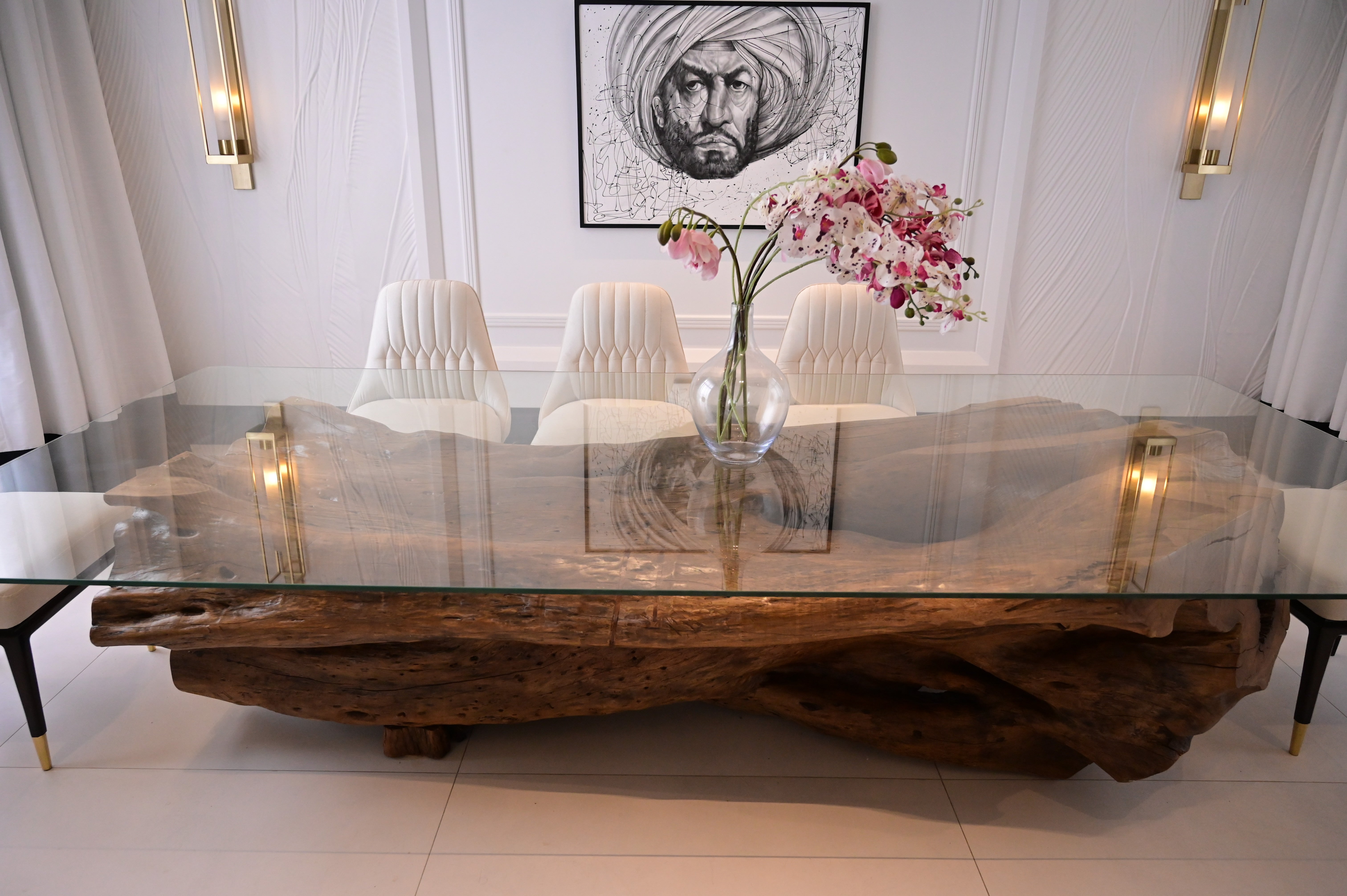 Partal tree trunk Dining table