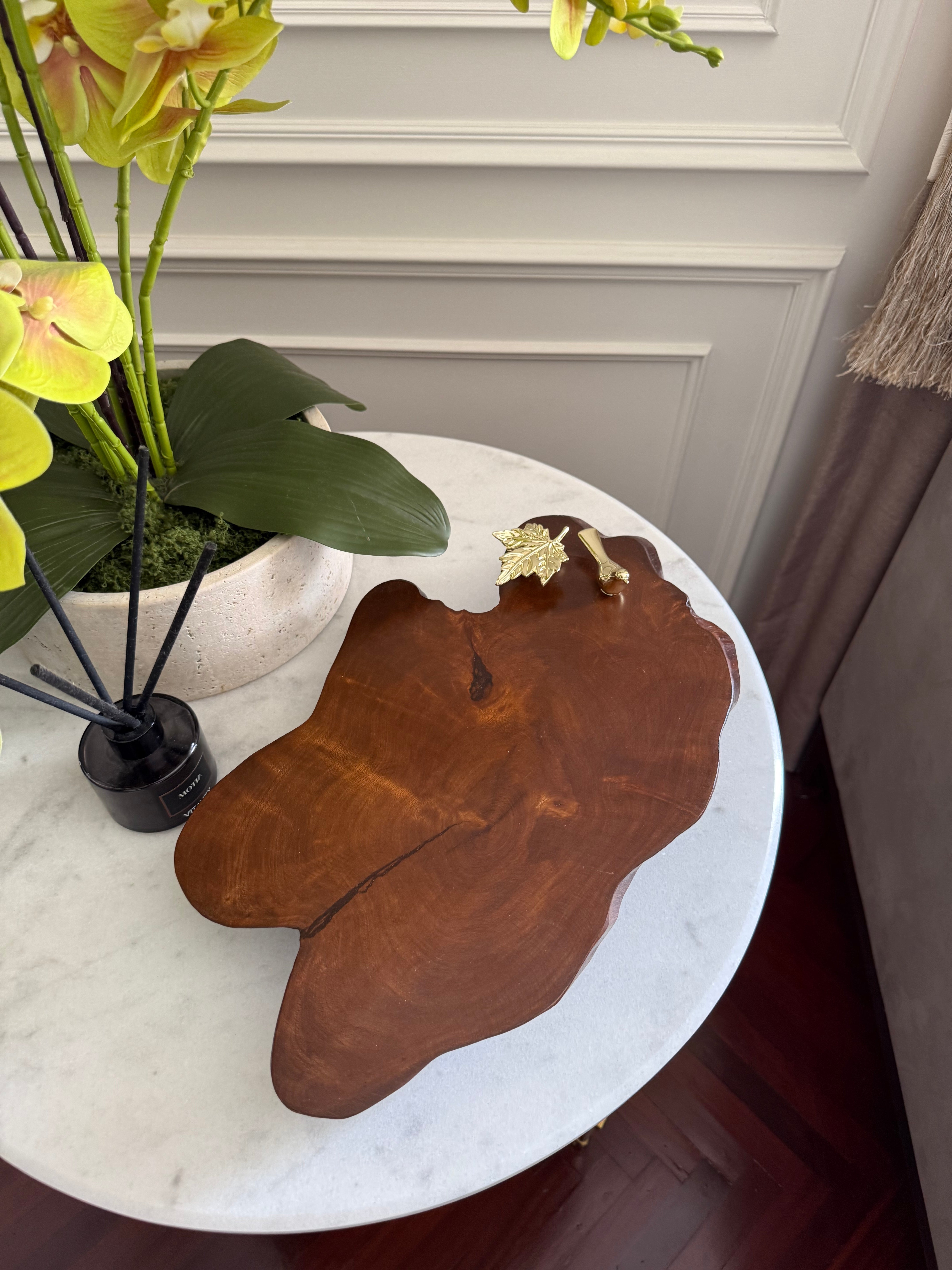 Bird with maple leaf Tray/Platter (elevated) 420