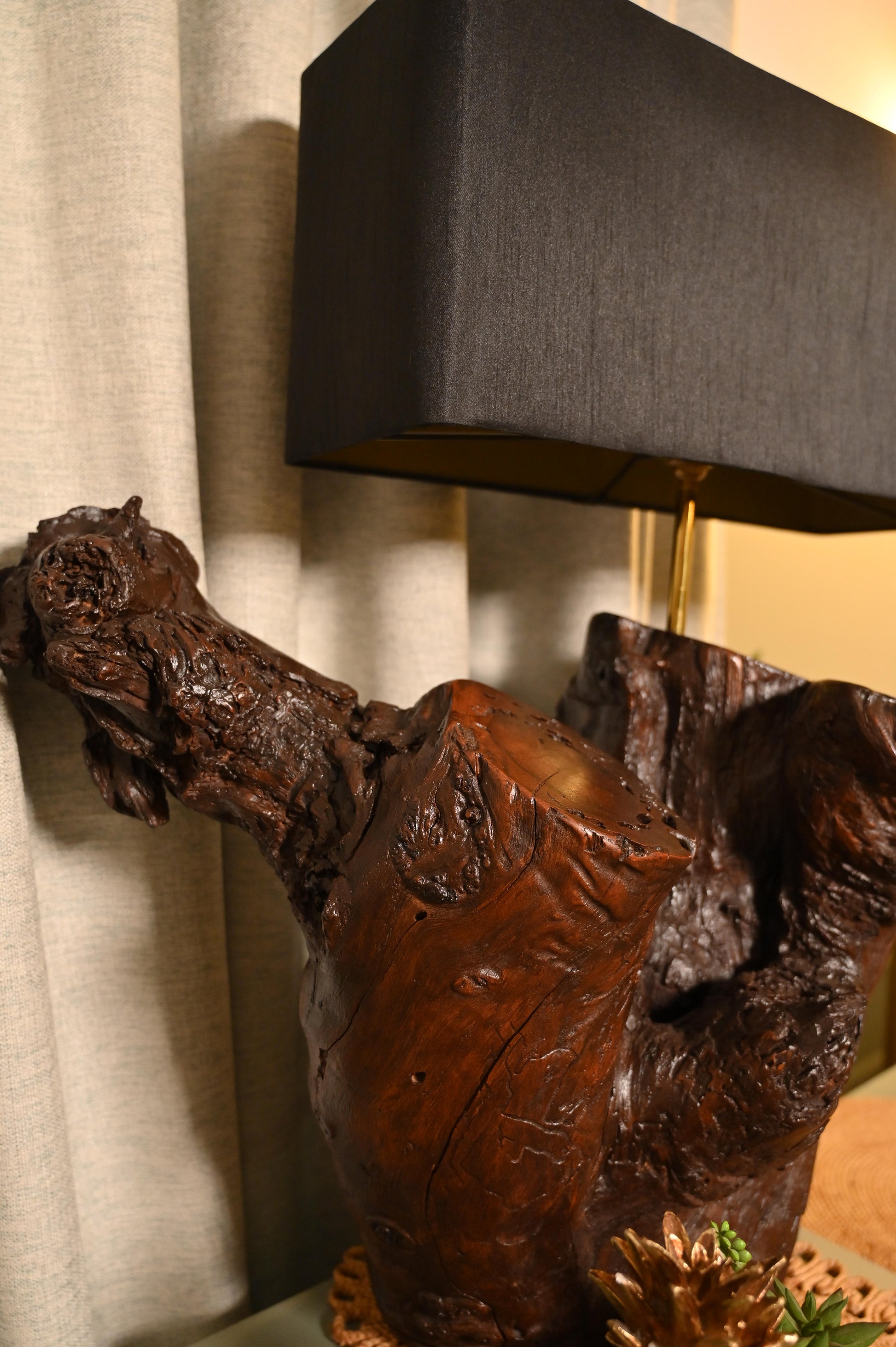 Sheesham live edge lamp