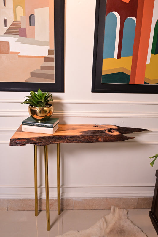 Hanging console in natural finish with 3 golden stainless steel metal legs