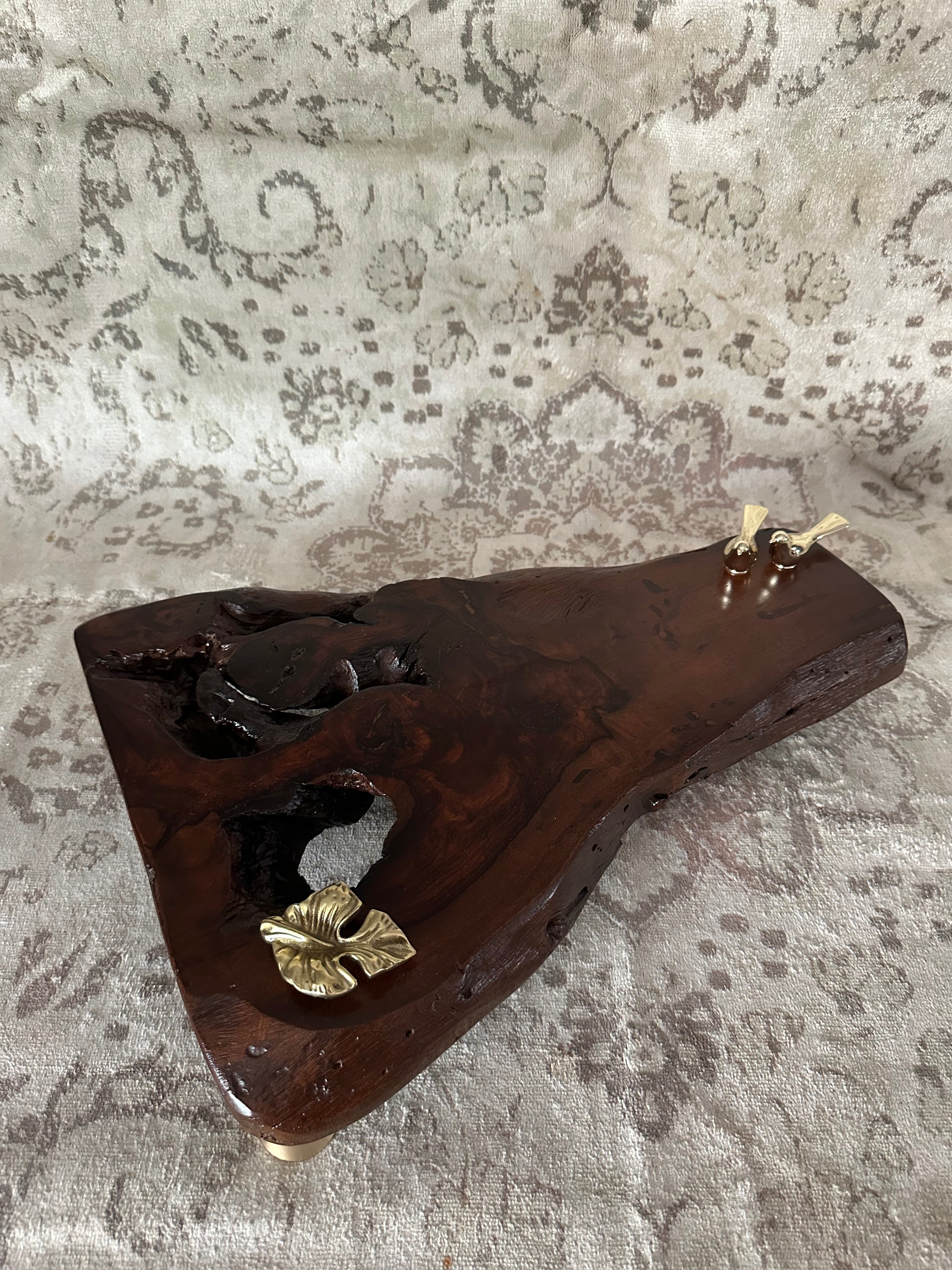 Elevated platter/ tray ( 2 humming birds + pan leaf ) with 3 cylinder legs 342