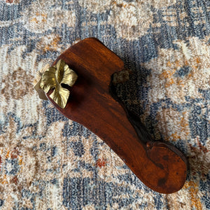 Pan leaf sculpture 386