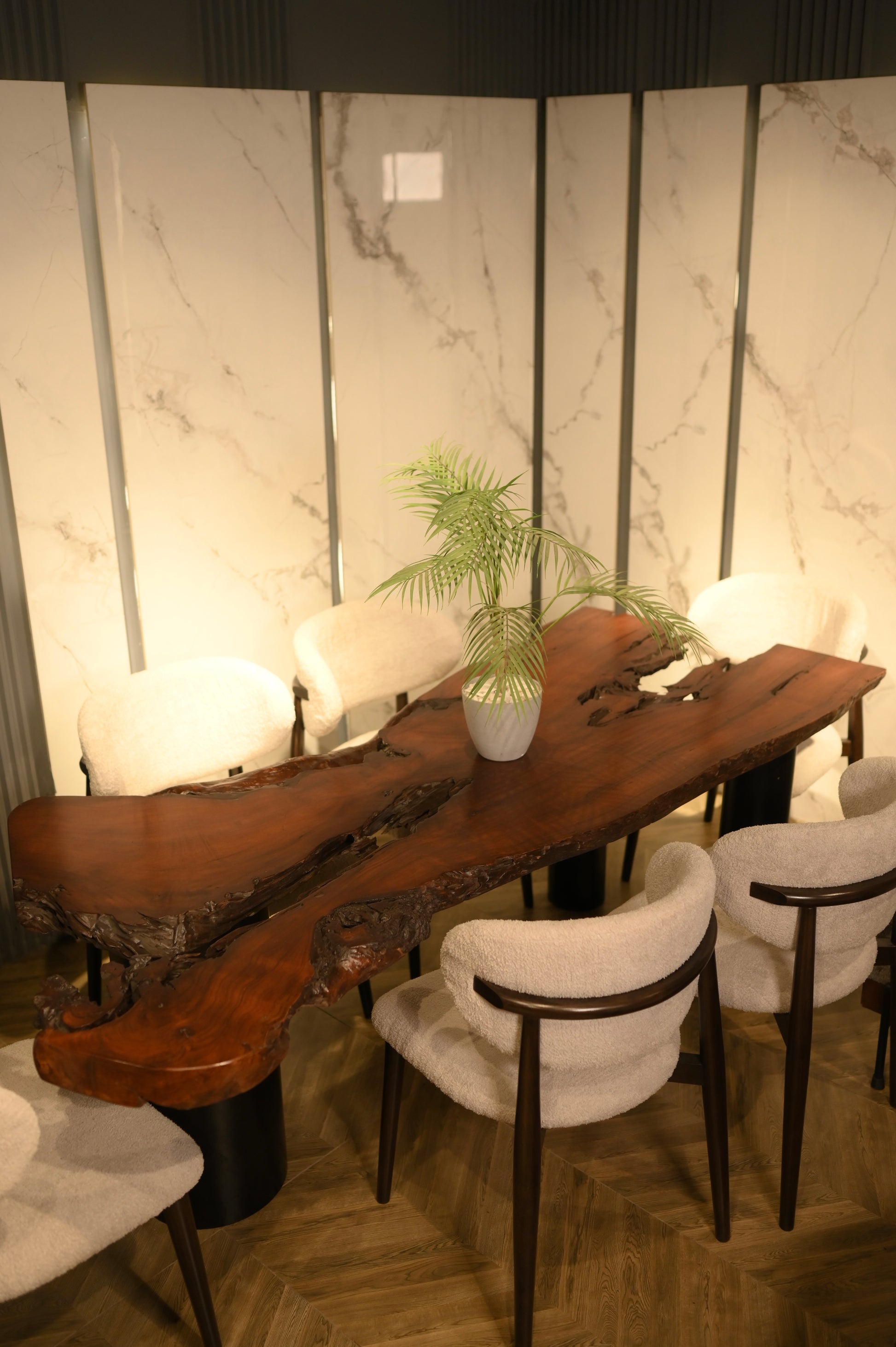 Live Edge Dining Table With Cylinder Legs ( Metal )