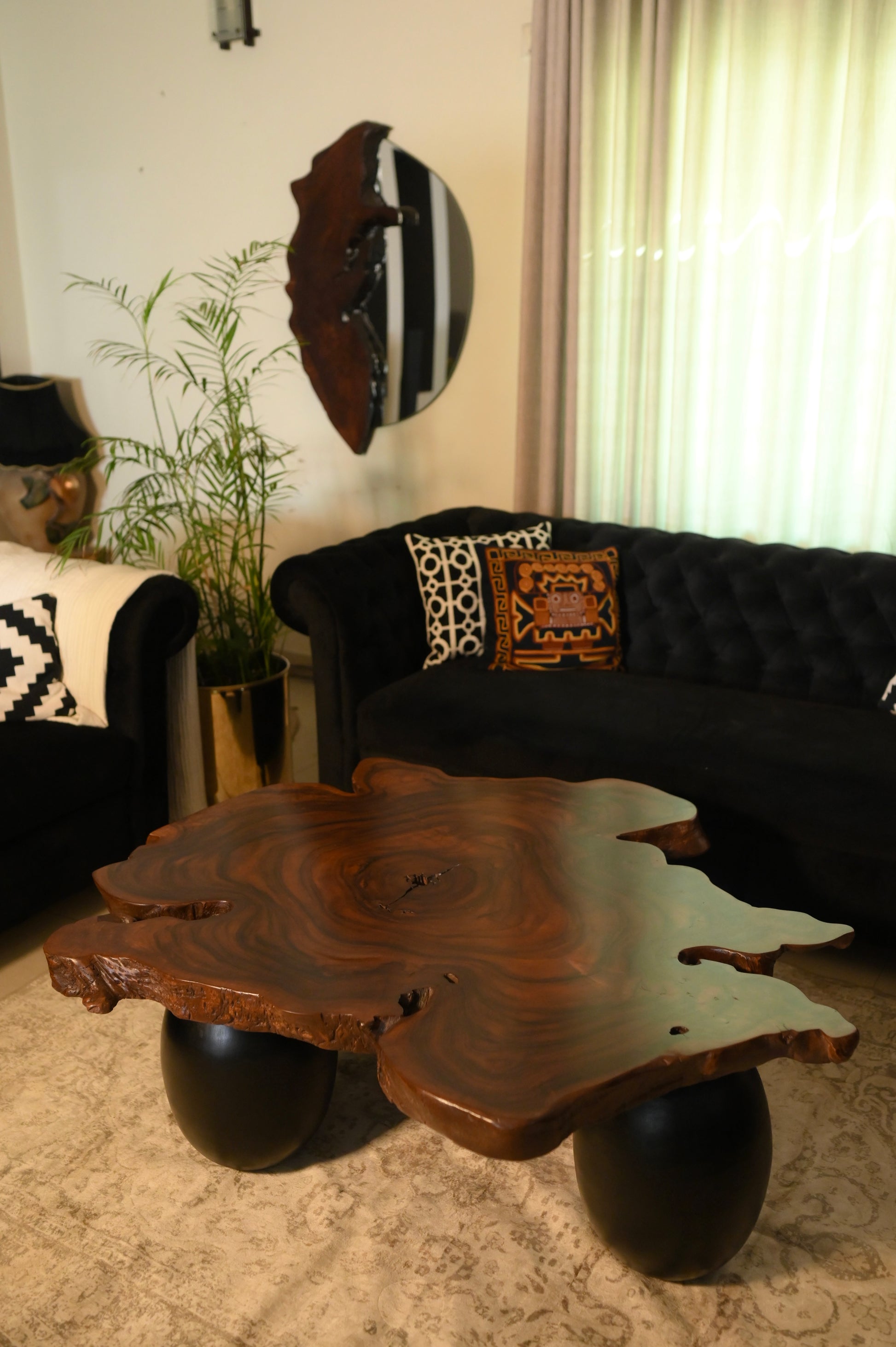 Centre Table With oval Legs