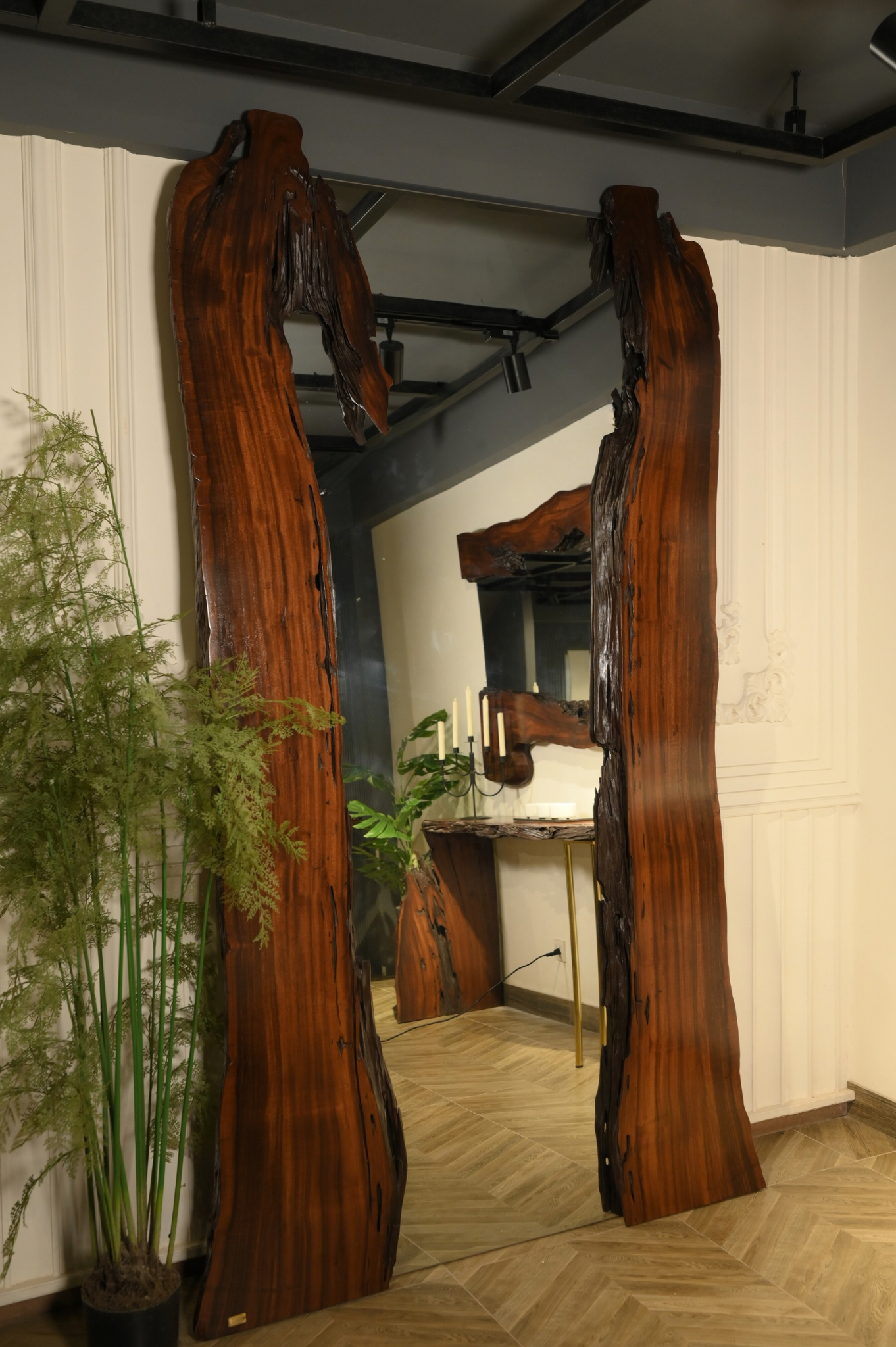 Sheesham Live Edge Staning Mirror ( 5x8 ft  )